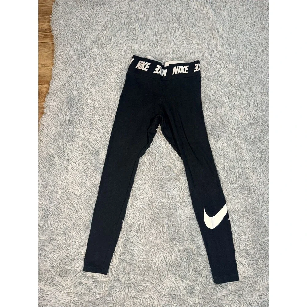 Women's Nike Sportswear Essential Swoosh Midrise Leggings - Black - Small S